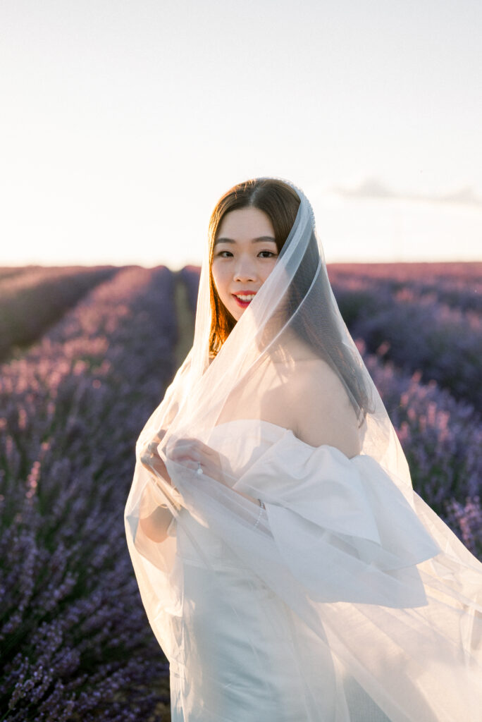 pre wedding lavender photoshoot in Provence at sunset