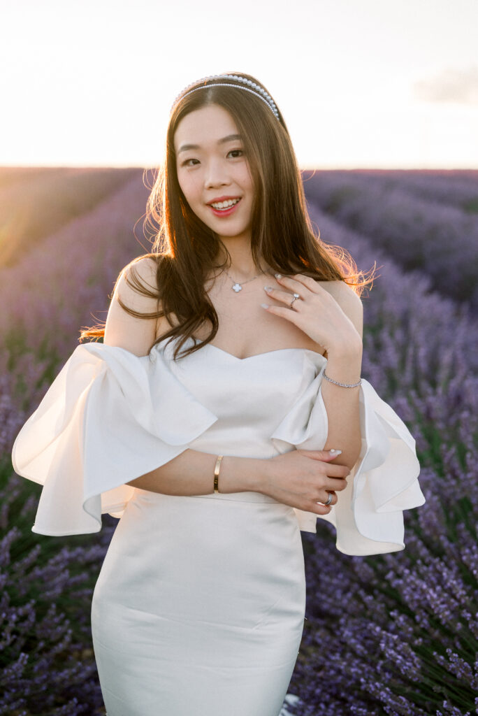 pre wedding lavender photoshoot in Provence at sunset